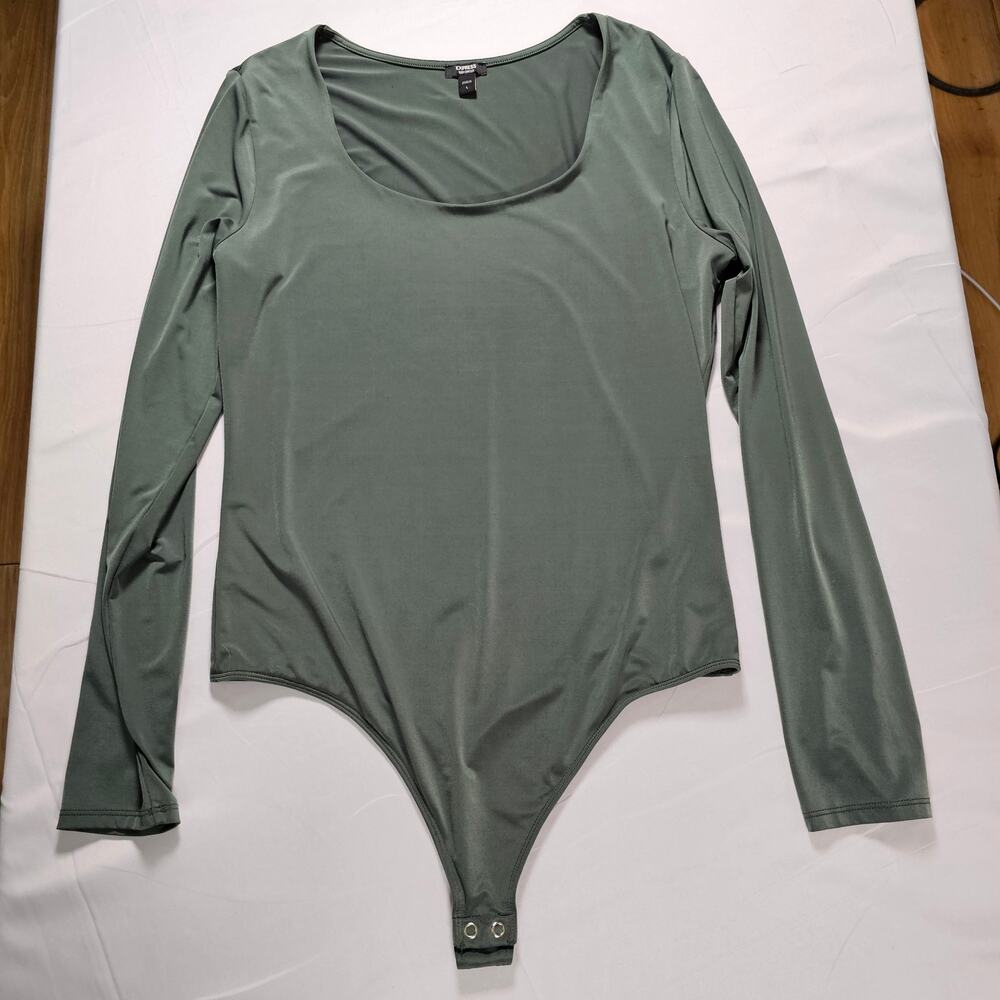 Express Body Contour Bodysuit Green Long Sleeve Snap Bottom Size L